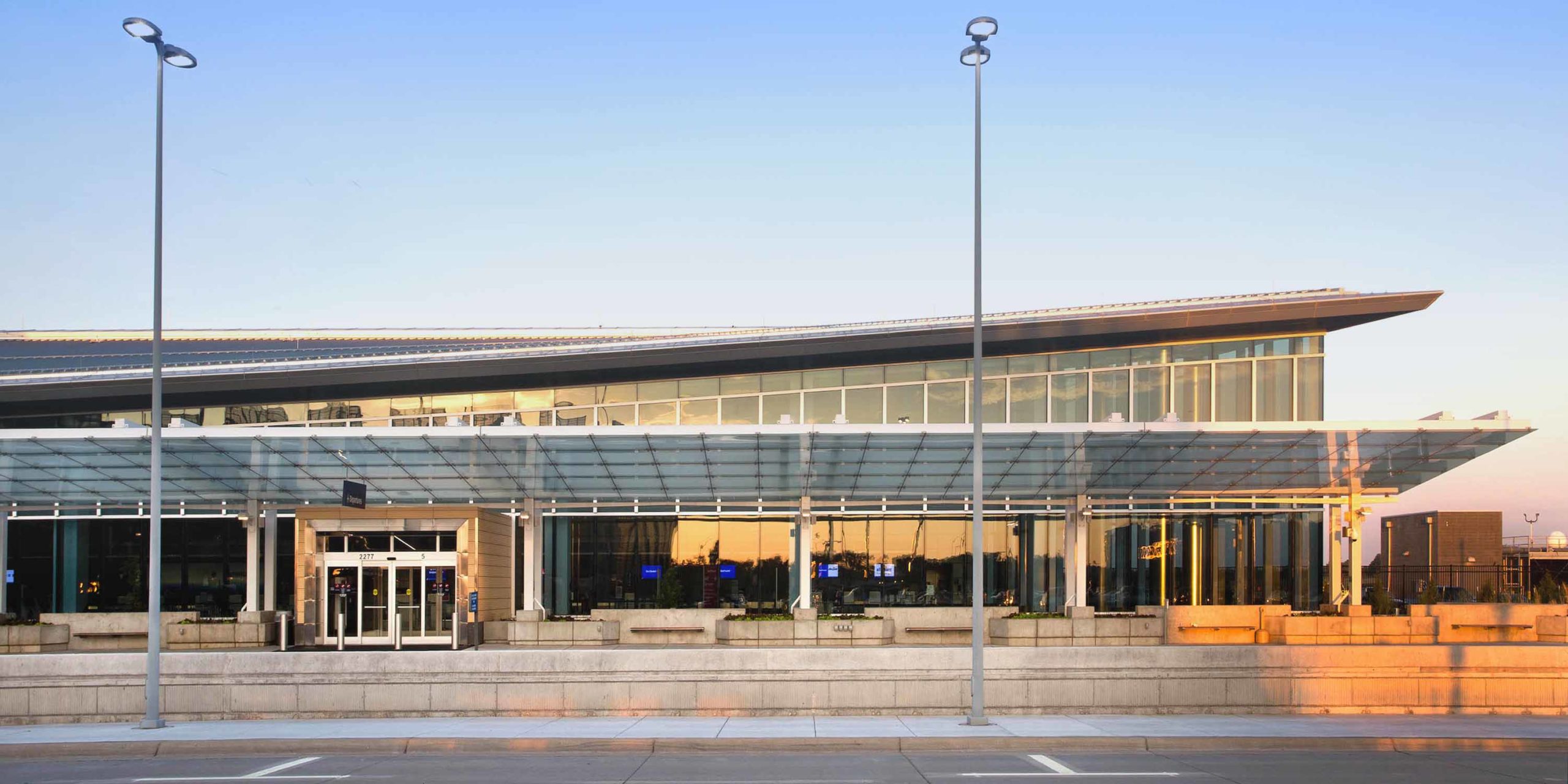 Wichita Dwight D. Eisenhower Airport: Canopy header image #3