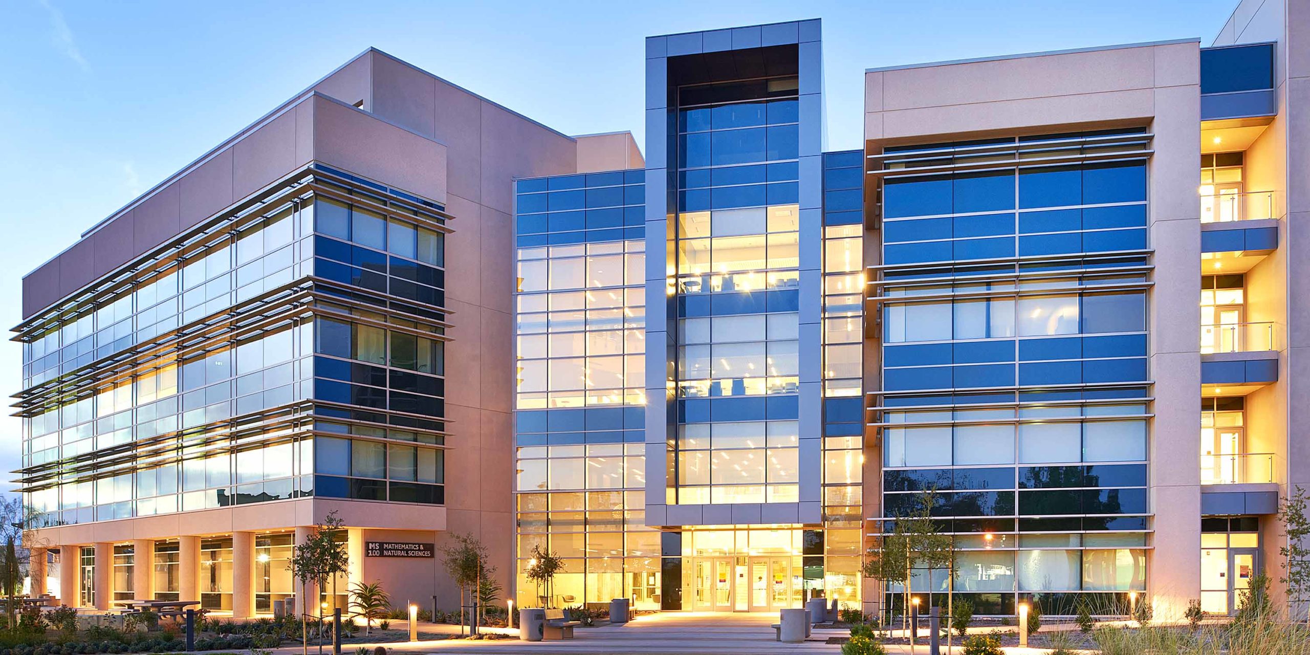 San Diego Mesa College Math + Science Building Enclos
