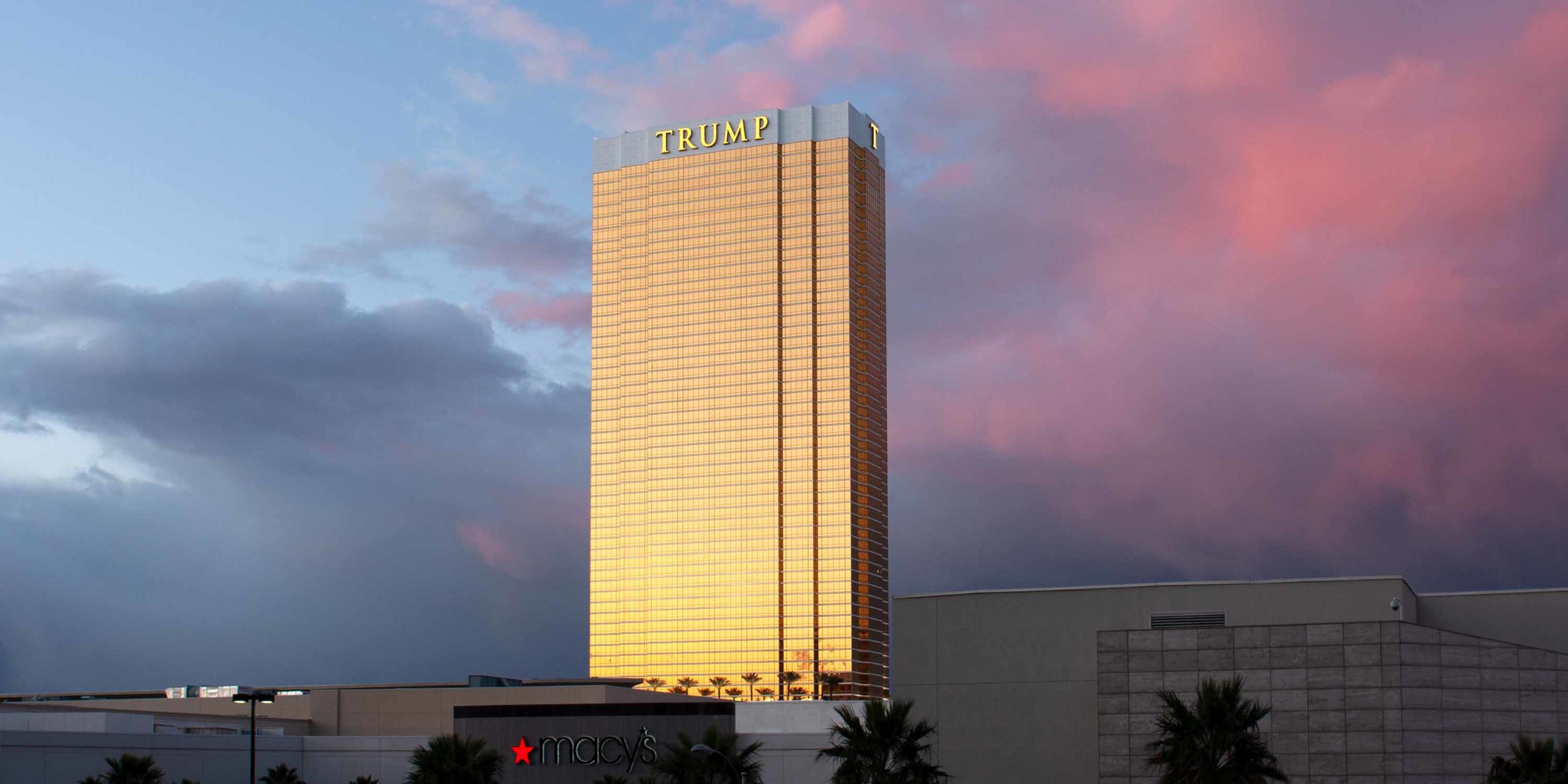 Trump International Hotel & Tower header image #1
