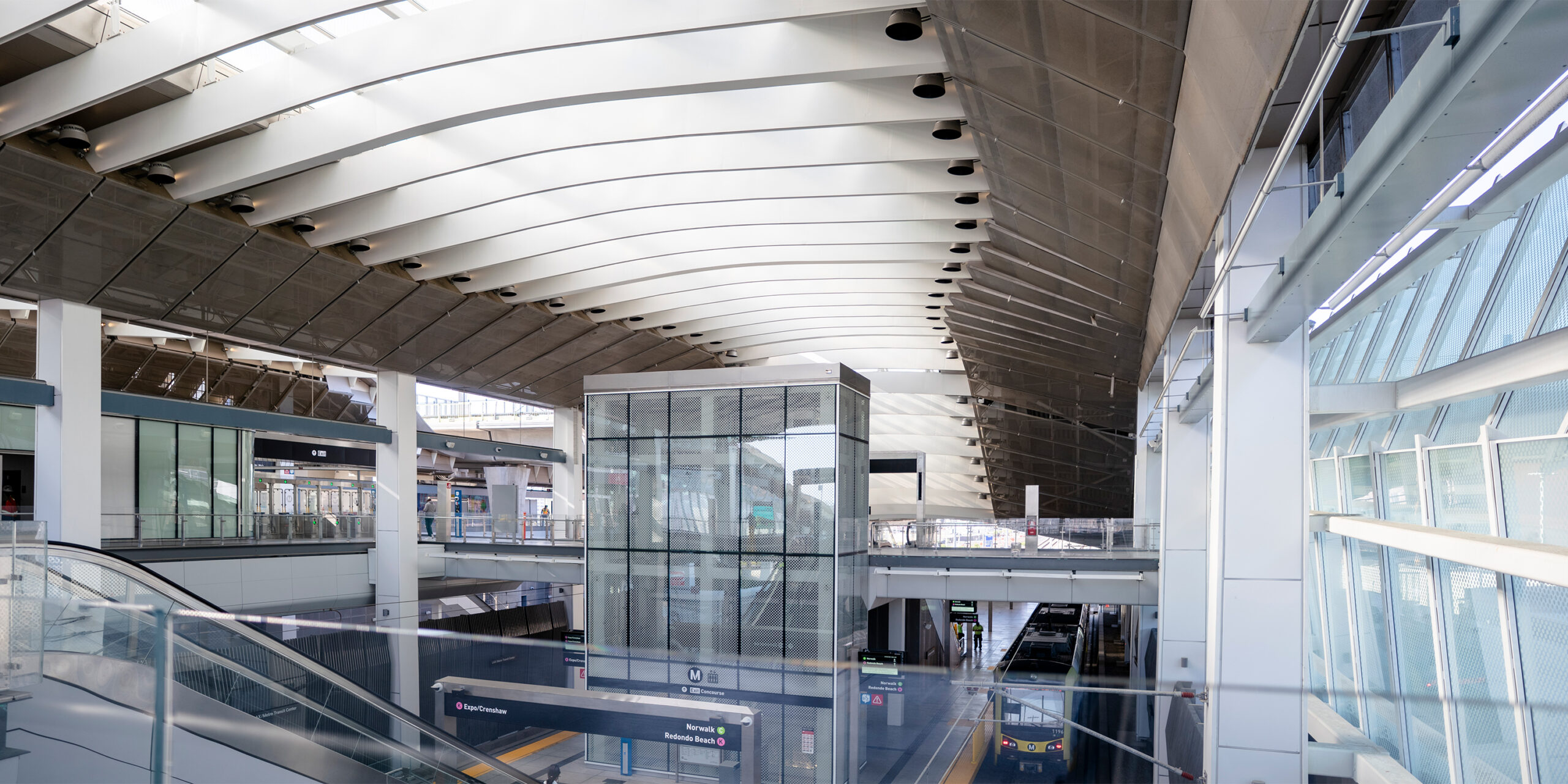 LAX/Metro Transit Center header image #7